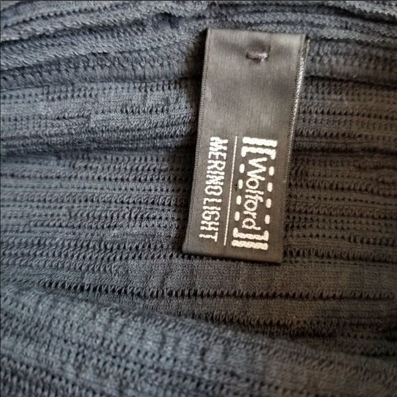 𝅺euc Wolford merino textured long sleeve mock neck - Picture 7 of 12